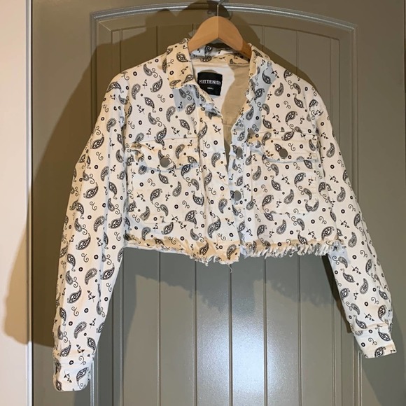 Kittenish Paisley Crop Jacket - Picture 2 of 12
